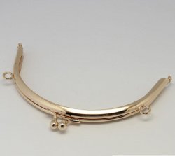 6.1" metal purse frame with kiss clasp