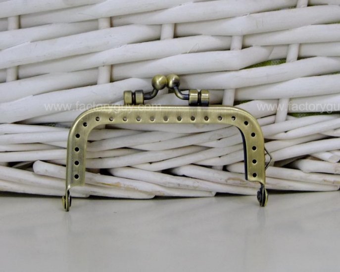 7.5CM Baby Sock Purse Clasps Bronze Clutch Coin Purse Frame - Click Image to Close