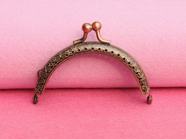 PURSE FRAME W/HOLES EMBOSSED 85mm - Click Image to Close