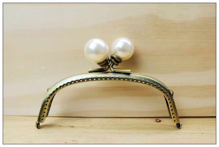 Kiss Lock Frame Purse Frame 4.92" With Pearl Balls - Click Image to Close